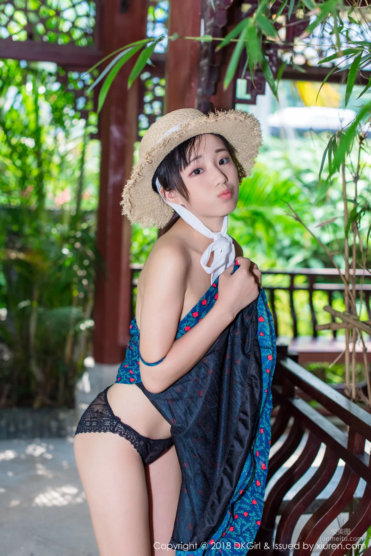 Cangjing Youxiang Pure and Sweet Straw Hat Girl [DKGirl] Vol.055 Photo Set photo 5