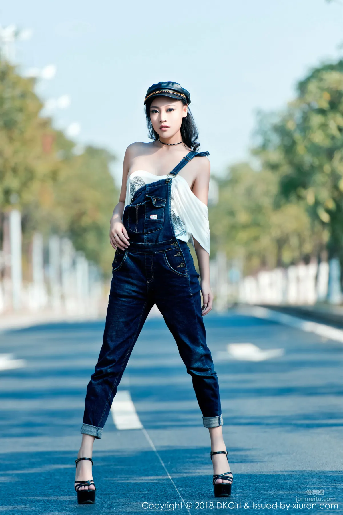 Meng Qian Beautiful Legs and Breasts Wonderful Temptation [DKGirl] Vol.057 Photo Set photo 11