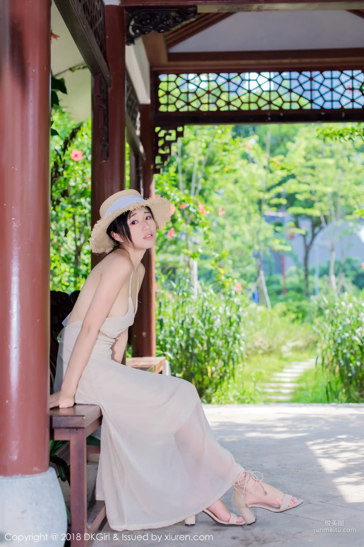 Cangjing Youxiang Pure and Sweet Straw Hat Girl [DKGirl] Vol.055 Photo Set photo 32