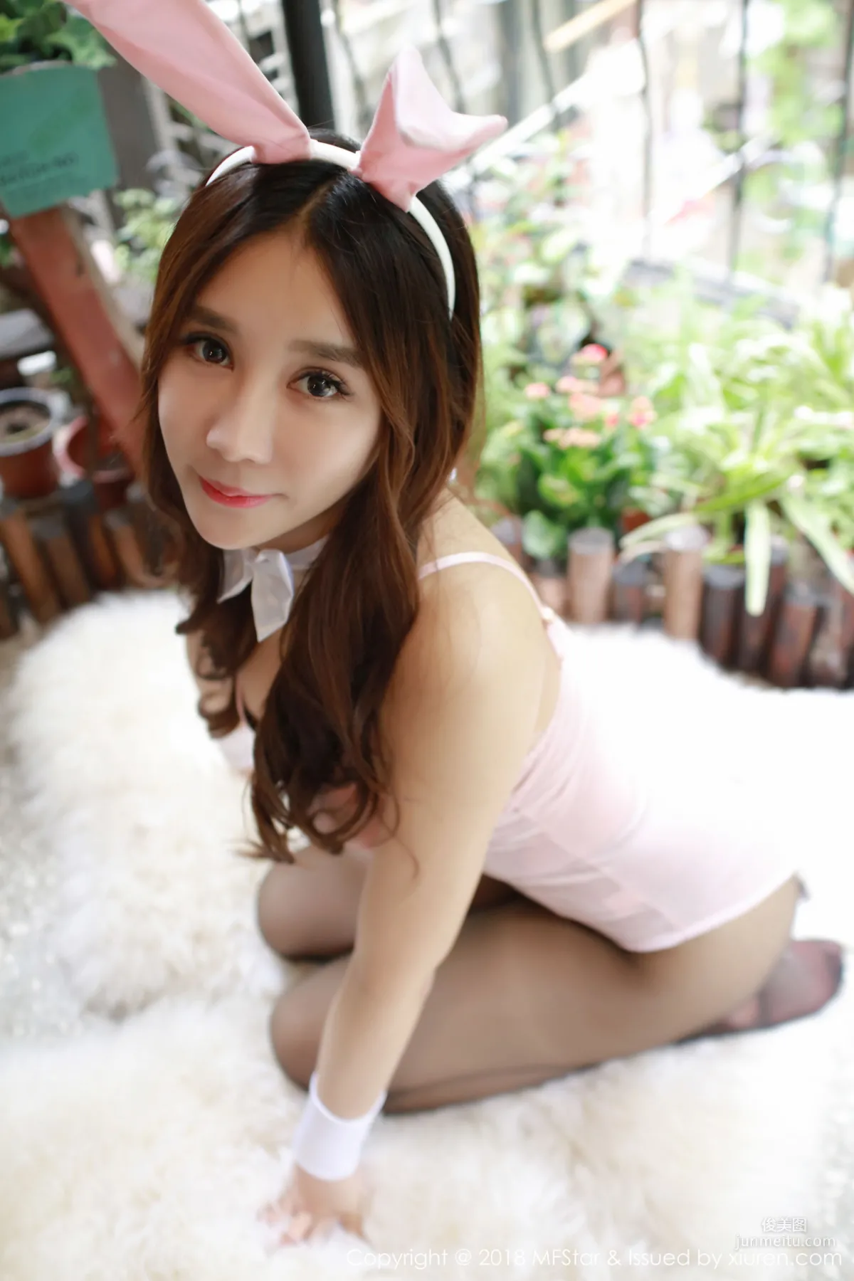 昆熙Quincey《吊襪女仆裝+兔女郎》 [模範學院MFStar] Vol.115 寫真集 26