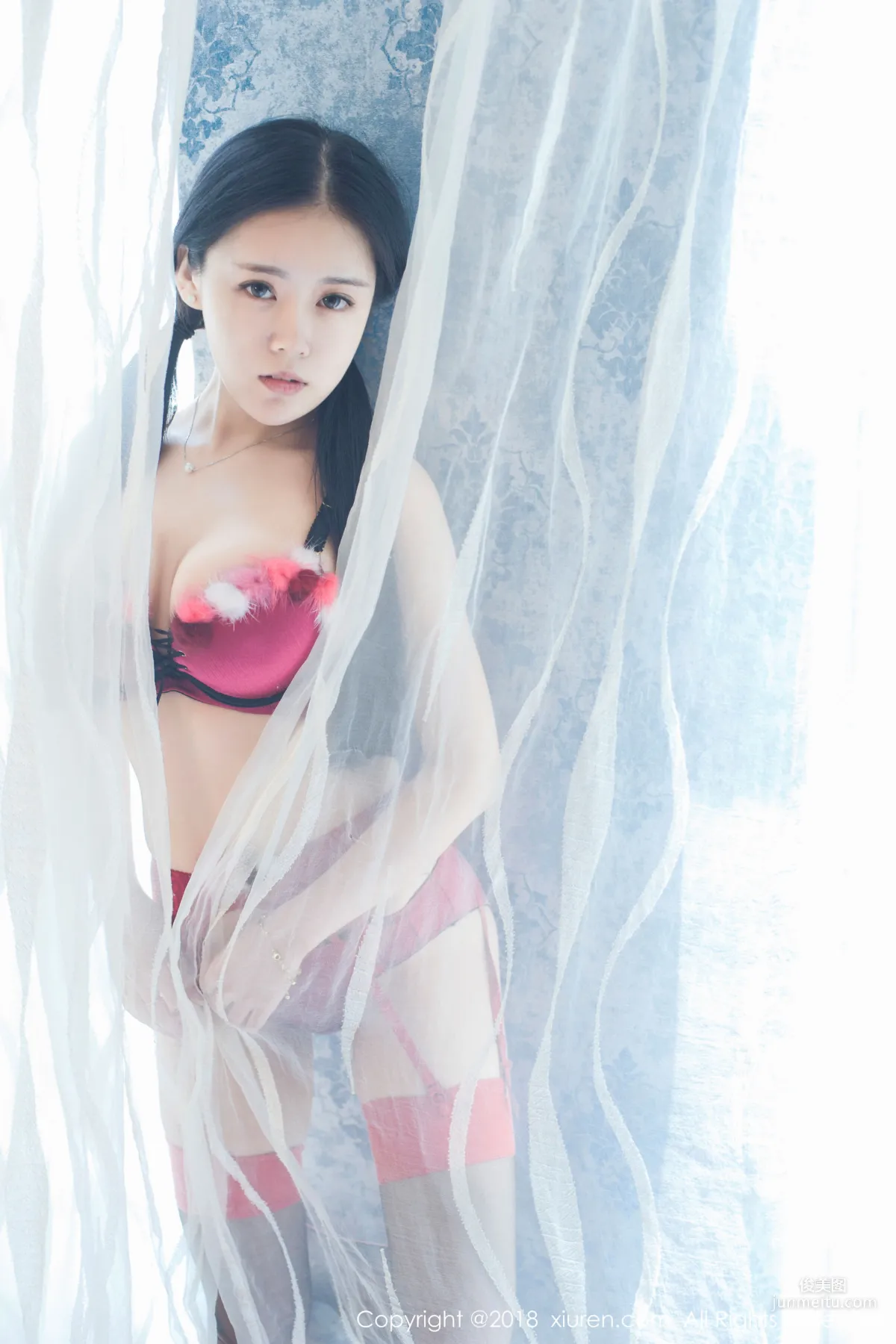 Hong Qiqiu Baby Face and Big Bust Innocent Little Girl [XiuRen] No.932 Photo Set photo 33