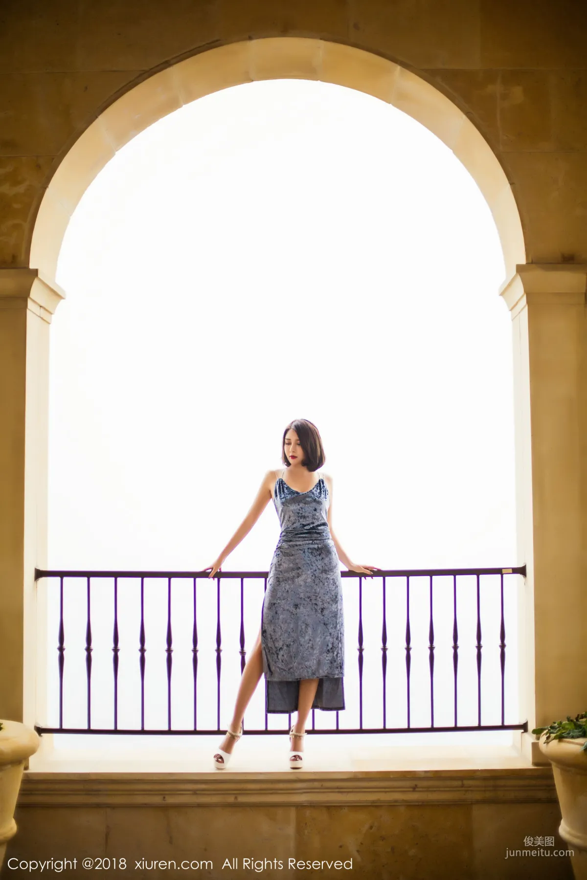 Goddess @ Nianshi, Long Skirt Street Snap + Lingerie + Bathrobe, [XiuRen] No.935 Photo Set photo 18
