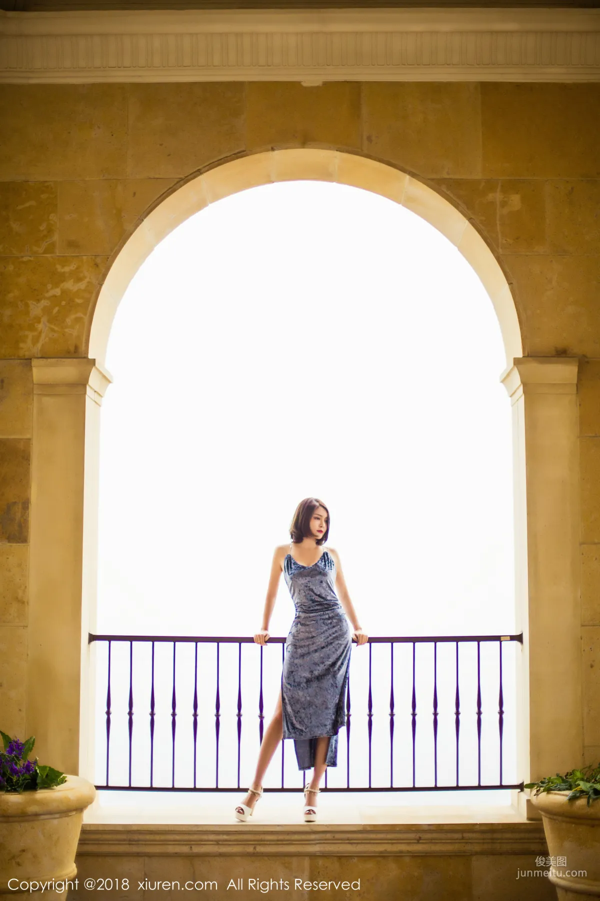 Goddess @ Nianshi, Long Skirt Street Snap + Lingerie + Bathrobe, [XiuRen] No.935 Photo Set photo 19