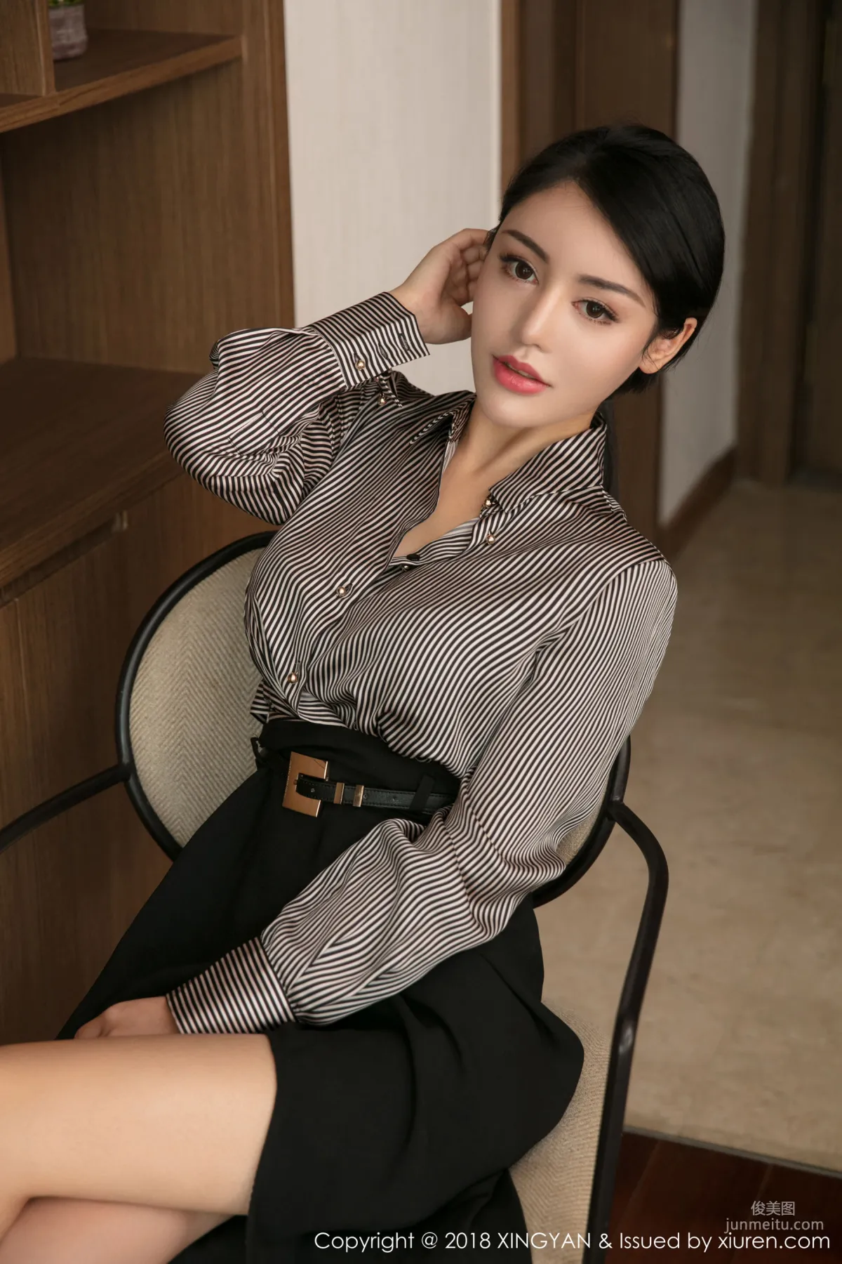 Lu Ziqi, See-Through Outfit + OL Secretary [XingYan] Vol.020 Photo Set photo 41