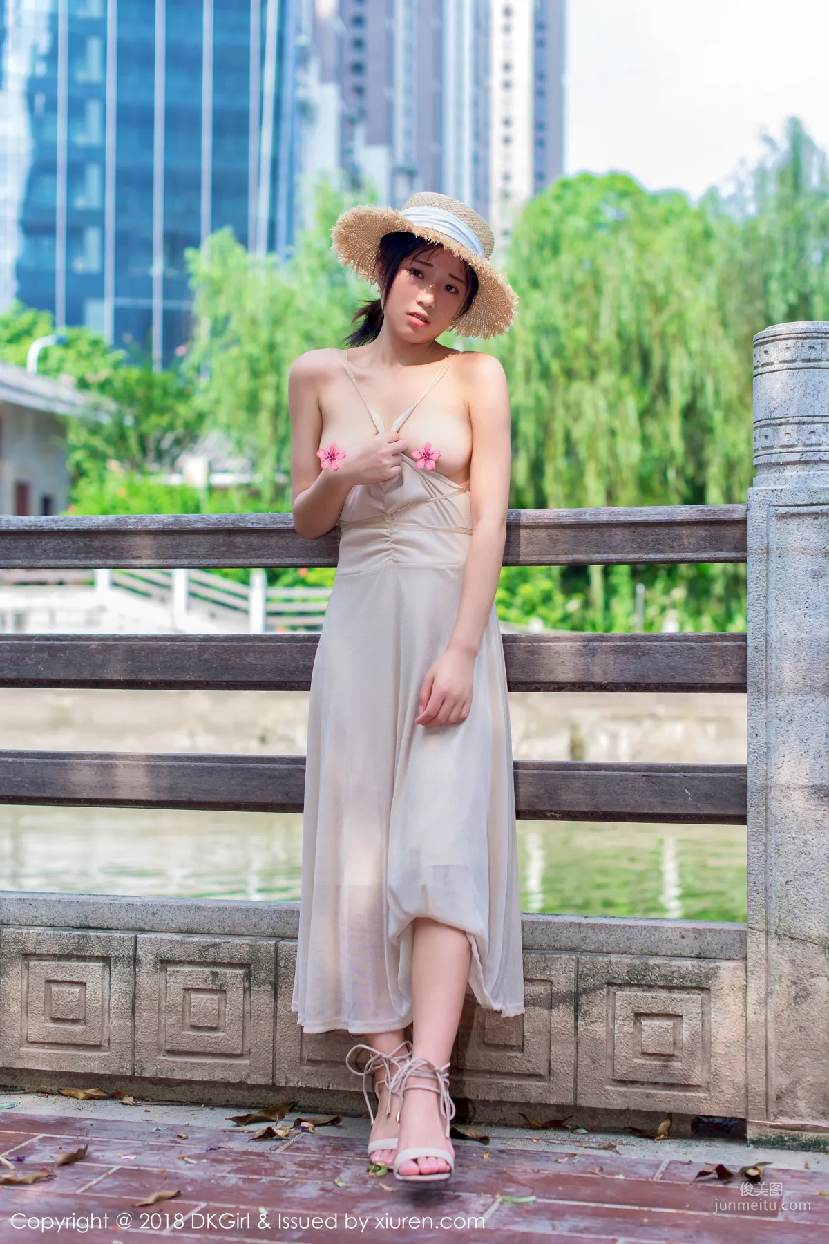 Cangjing Youxiang Pure and Sweet Straw Hat Girl [DKGirl] Vol.055 Photo Set photo 30