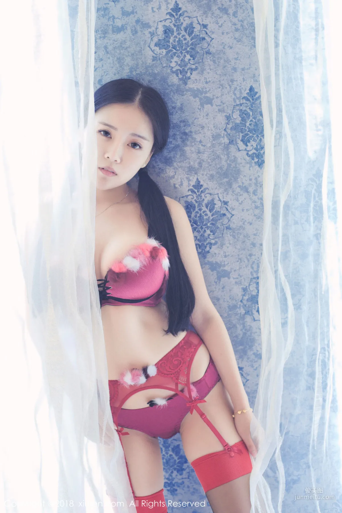 Hong Qiqiu Baby Face and Big Bust Innocent Little Girl [XiuRen] No.932 Photo Set photo 34