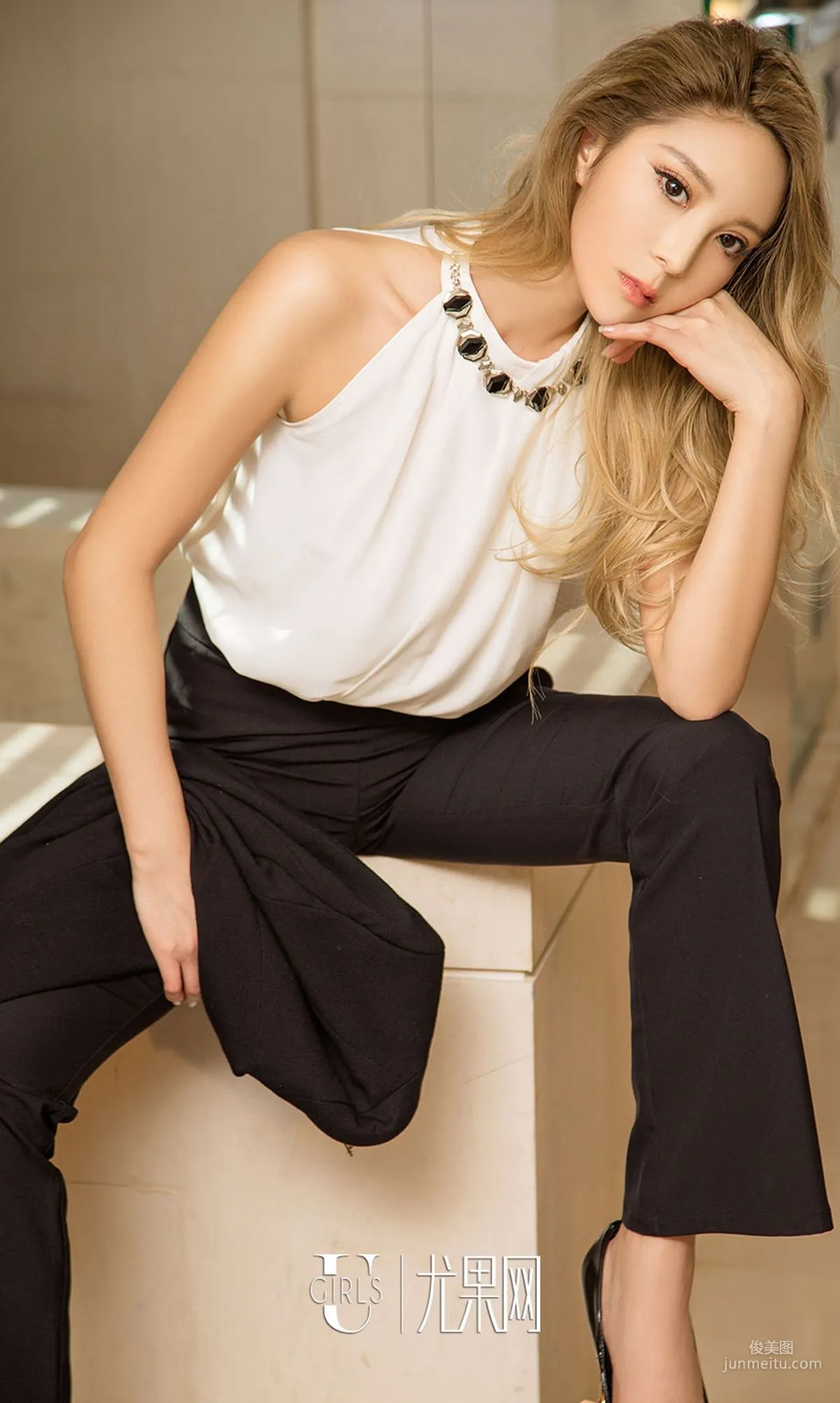 Long Er: Ugirls App No. 1010 photo 5