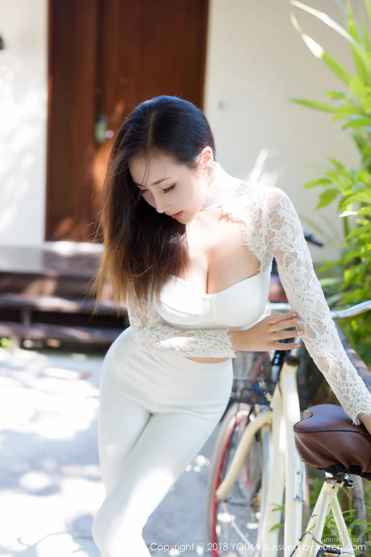 Yumi- Youmei 'Shy Rain and Bashful Clouds, Charming and Coquettish in Every Move' [YouMi] Vol.108 Photo Set photo 31