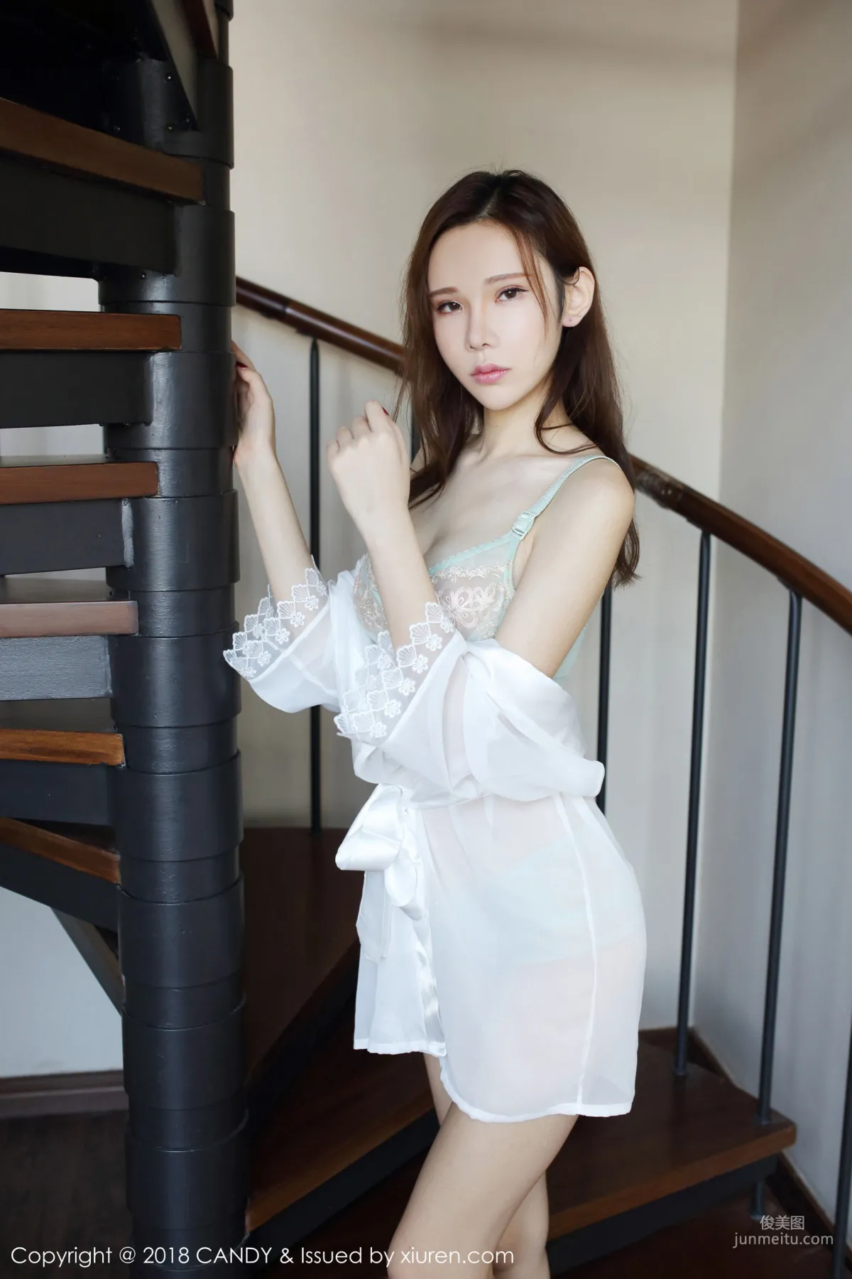 Meng Qiqi Irene 'Sofa + Pajamas Series' [Candy] Vol.049 Photo Set photo 37