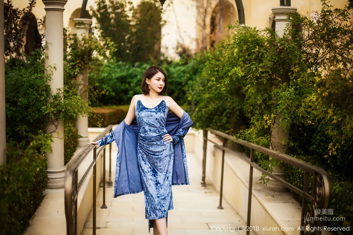 Goddess @ Nianshi, Long Skirt Street Snap + Lingerie + Bathrobe, [XiuRen] No.935 Photo Set photo 1