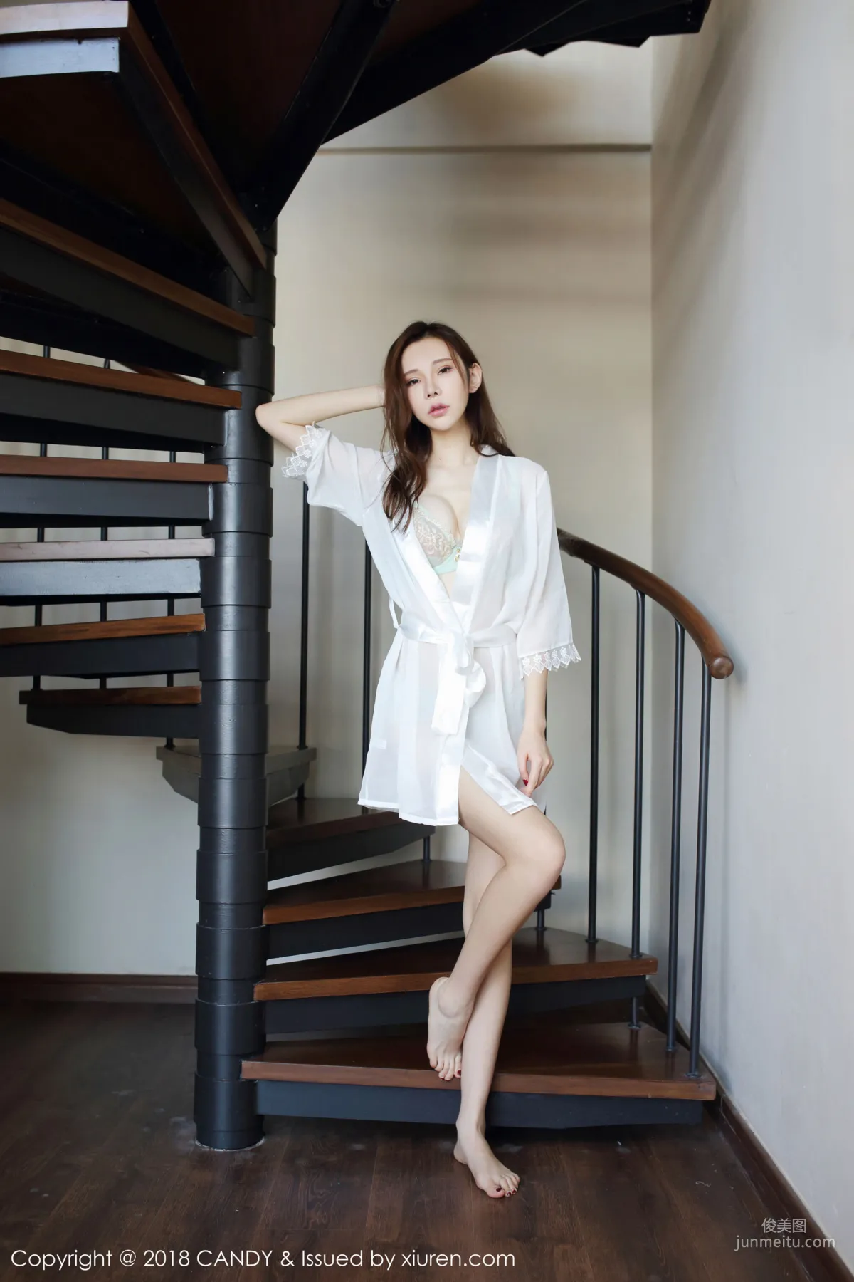 Meng Qiqi Irene 'Sofa + Pajamas Series' [Candy] Vol.049 Photo Set photo 36