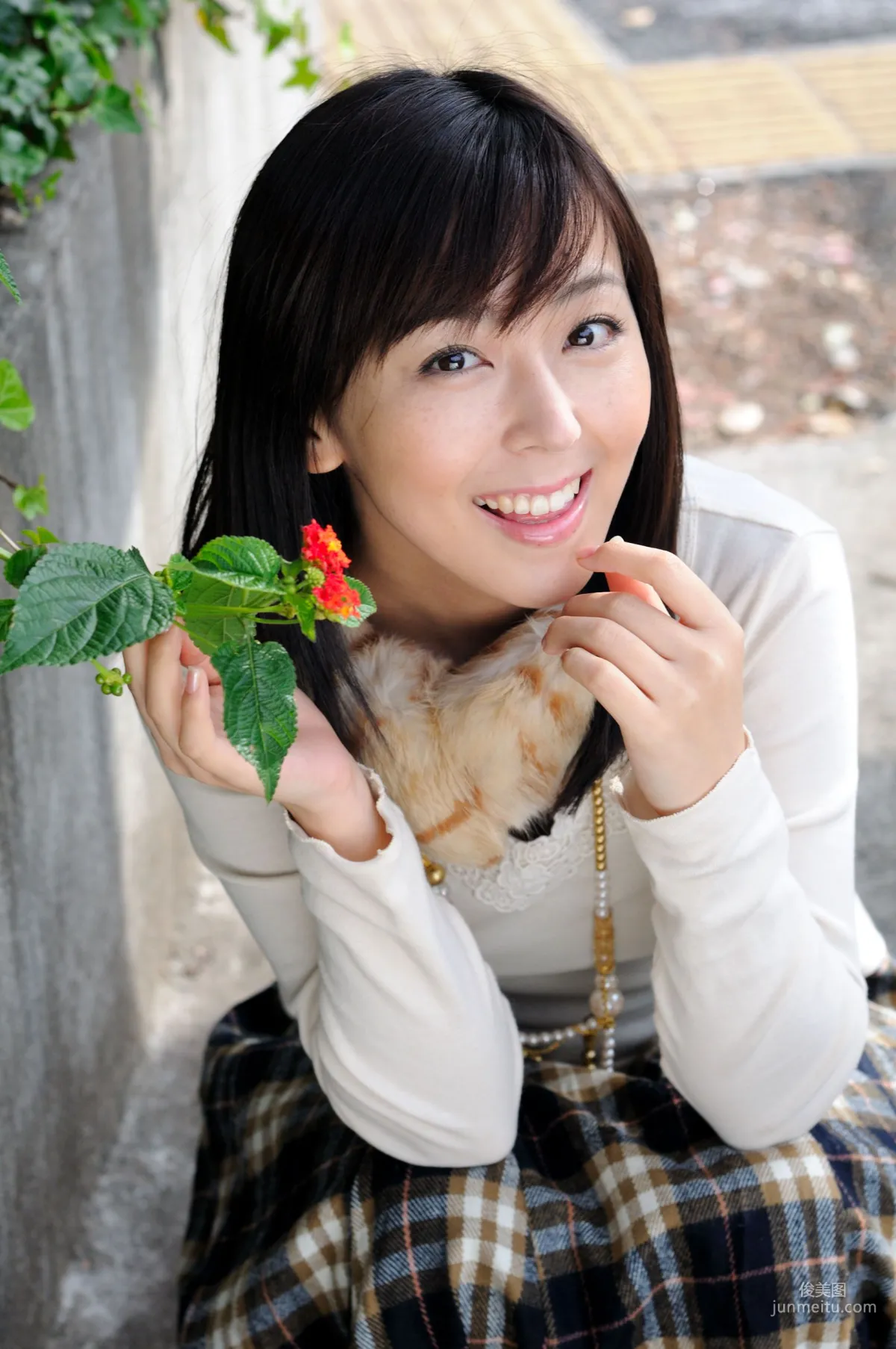 [Watch] Photogenic Weekend 伊藤えみ Emi Ito 寫真集 1