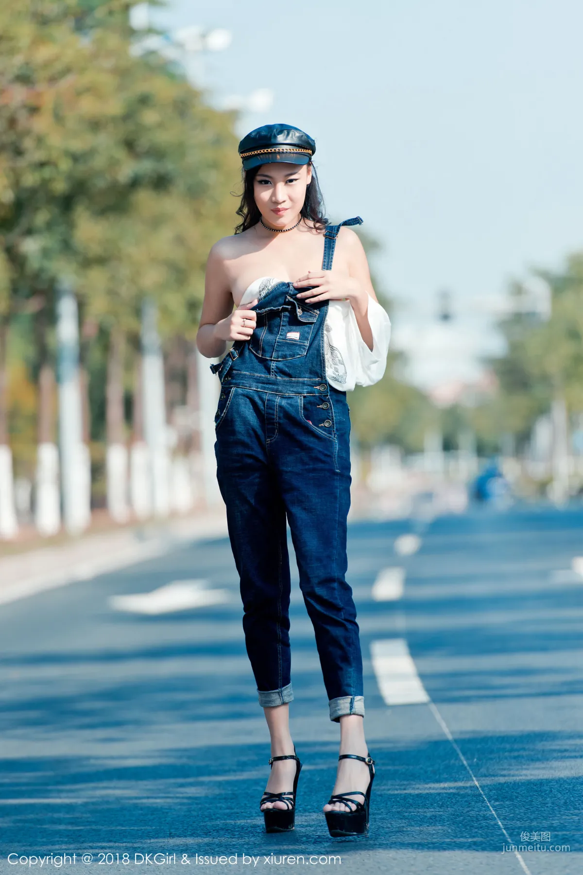 Meng Qian Beautiful Legs and Breasts Wonderful Temptation [DKGirl] Vol.057 Photo Set photo 13