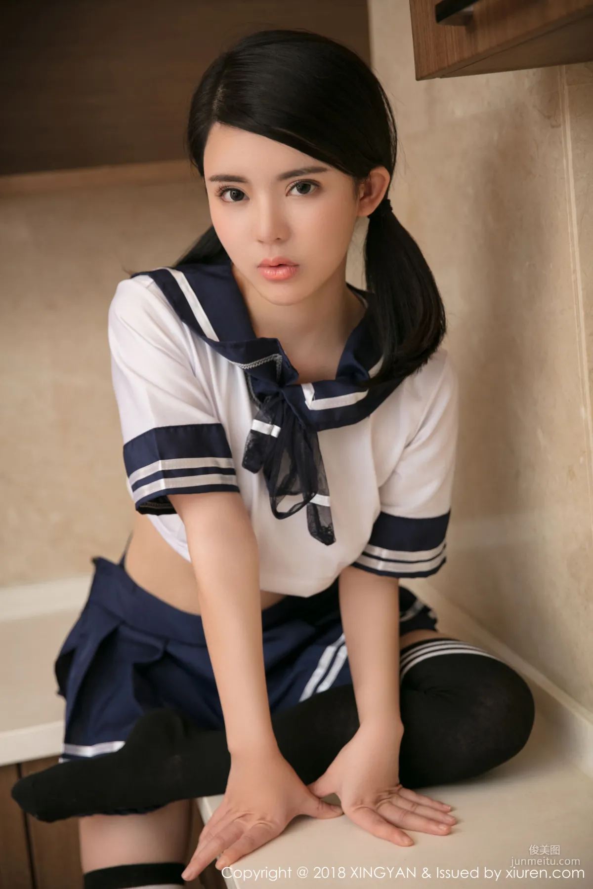 Chenxi Lily, Open-Back Sweater [XingYan] Vol.012 Photo Set photo 33