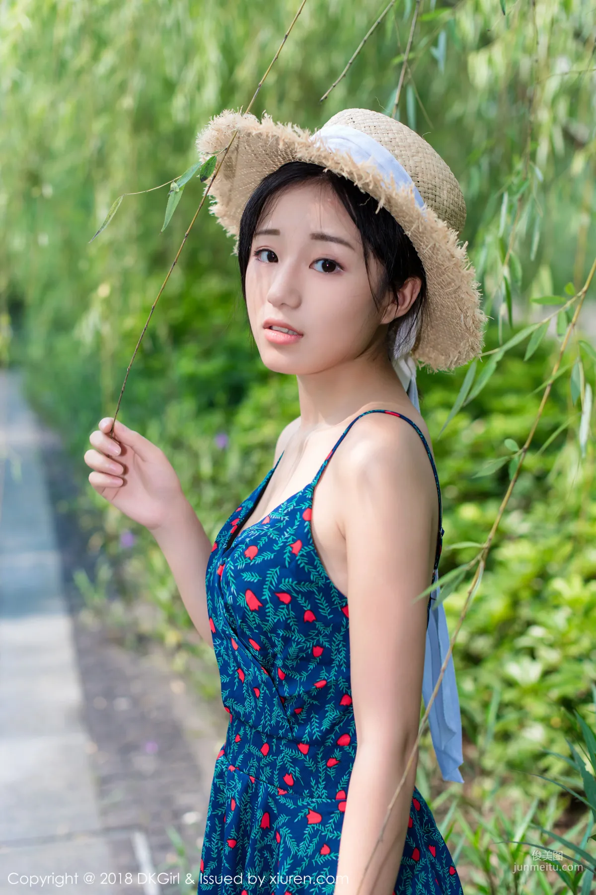 Cangjing Youxiang Pure and Sweet Straw Hat Girl [DKGirl] Vol.055 Photo Set photo 25