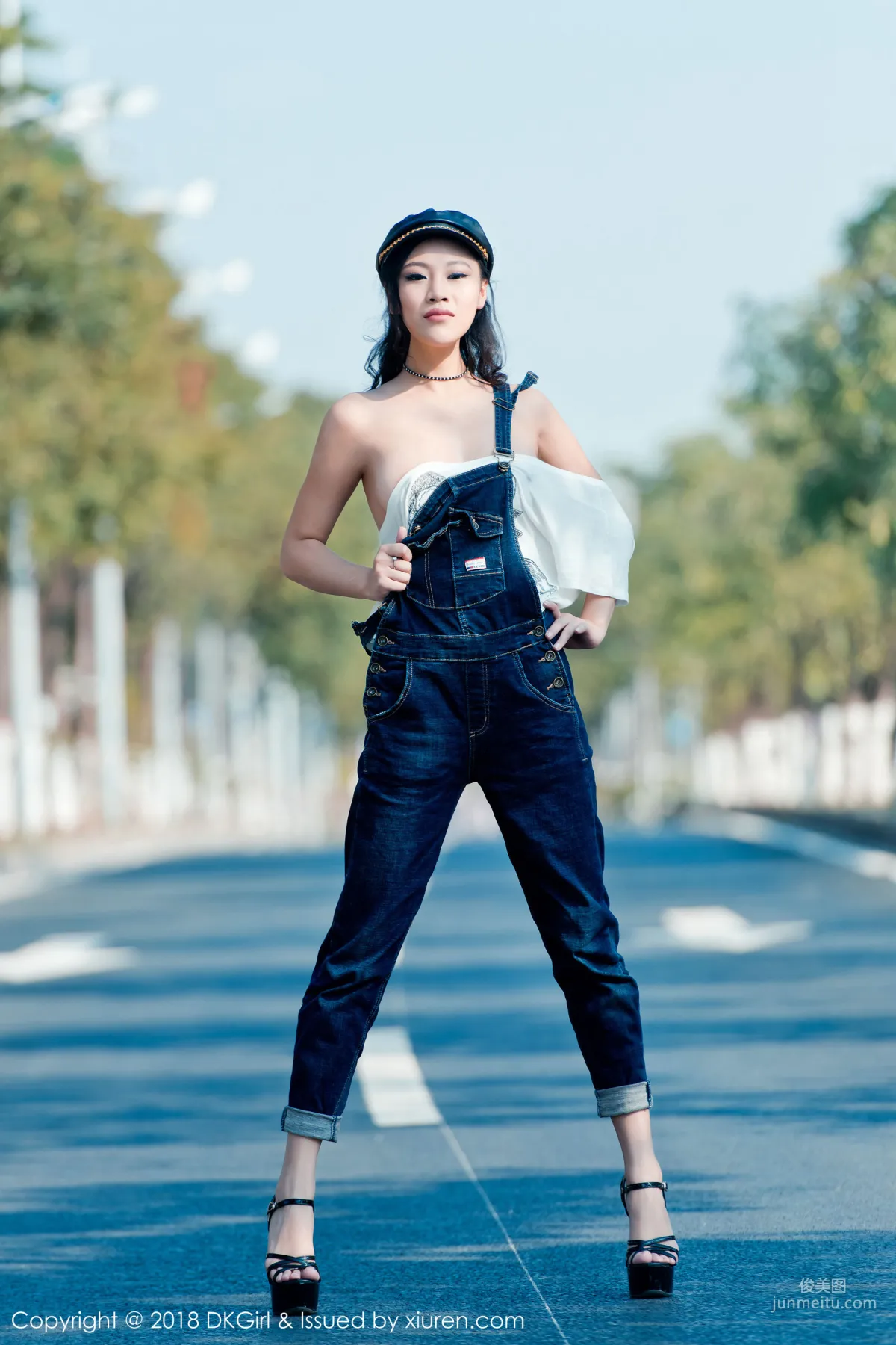 Meng Qian Beautiful Legs and Breasts Wonderful Temptation [DKGirl] Vol.057 Photo Set photo 12