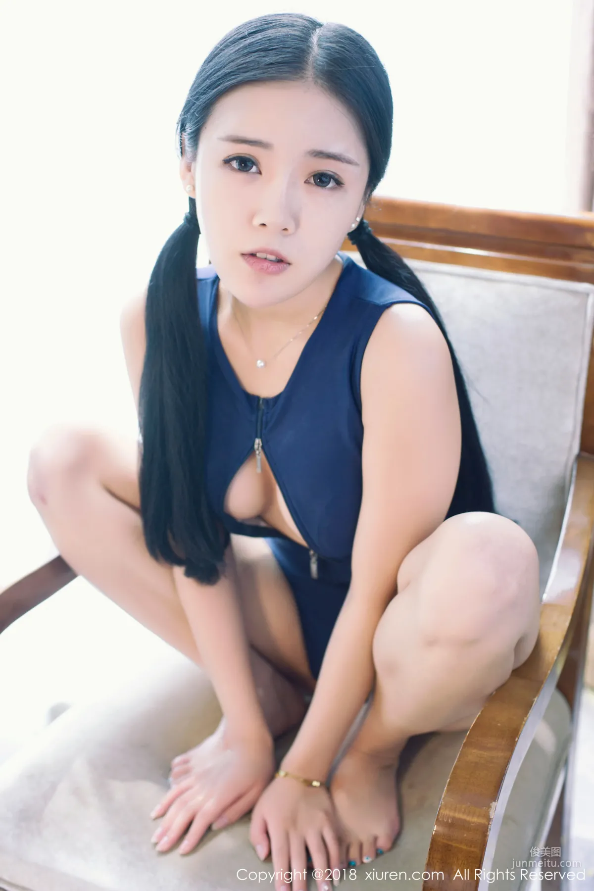 Hong Qiqiu Baby Face and Big Bust Innocent Little Girl [XiuRen] No.932 Photo Set photo 43