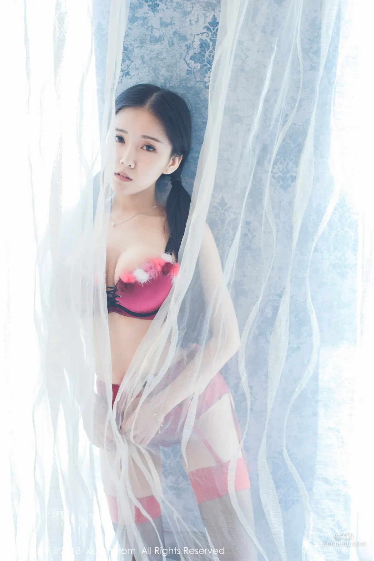 Hong Qiqiu Baby Face and Big Bust Innocent Little Girl [XiuRen] No.932 Photo Set photo 48