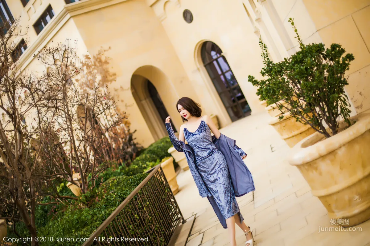 Goddess @ Nianshi, Long Skirt Street Snap + Lingerie + Bathrobe, [XiuRen] No.935 Photo Set photo 2