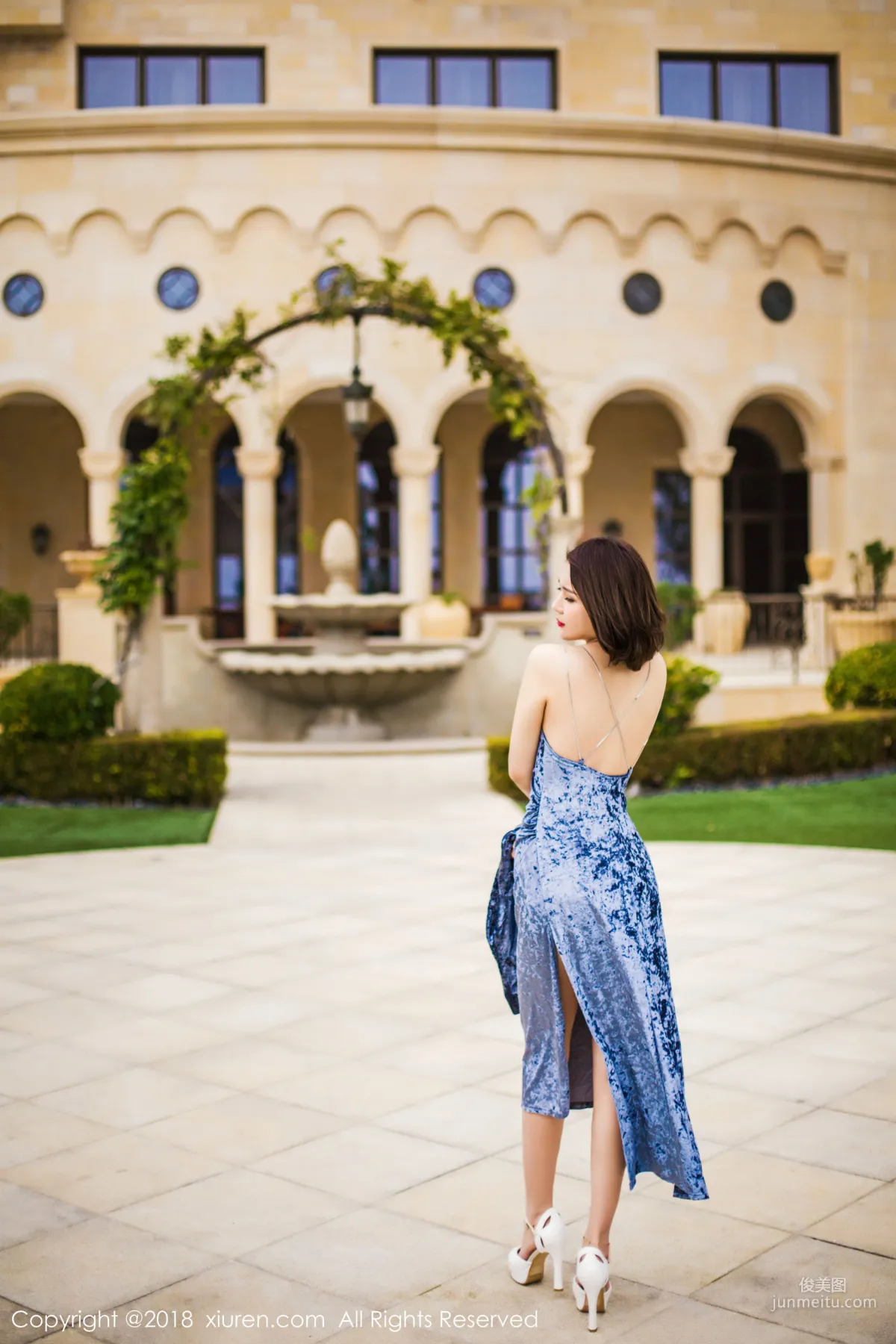 Goddess @ Nianshi, Long Skirt Street Snap + Lingerie + Bathrobe, [XiuRen] No.935 Photo Set photo 3