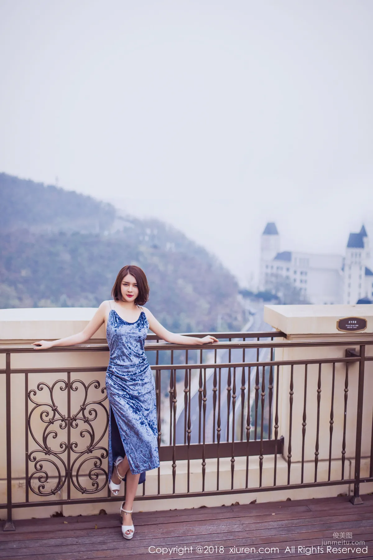 Goddess @ Nianshi, Long Skirt Street Snap + Lingerie + Bathrobe, [XiuRen] No.935 Photo Set photo 8