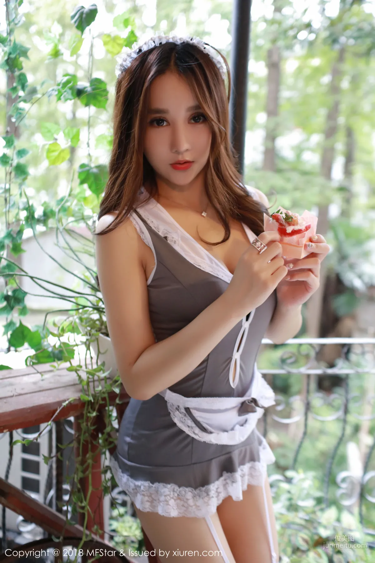 昆熙Quincey《吊襪女仆裝+兔女郎》 [模範學院MFStar] Vol.115 寫真集 14