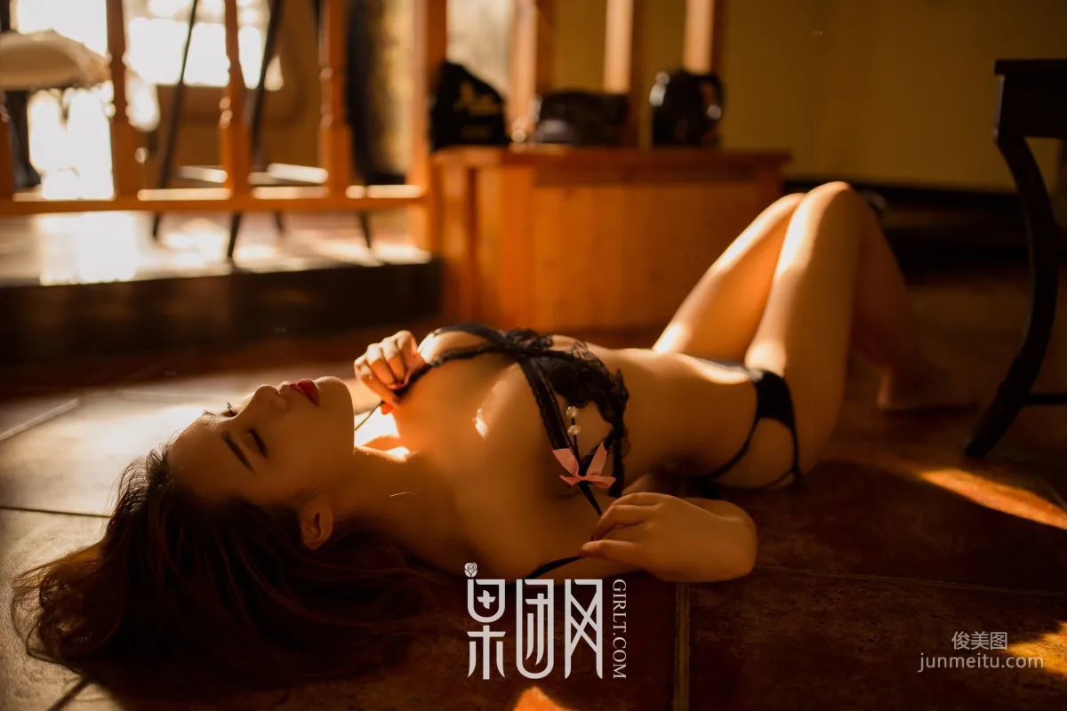 Girlt No. 004 photo 21