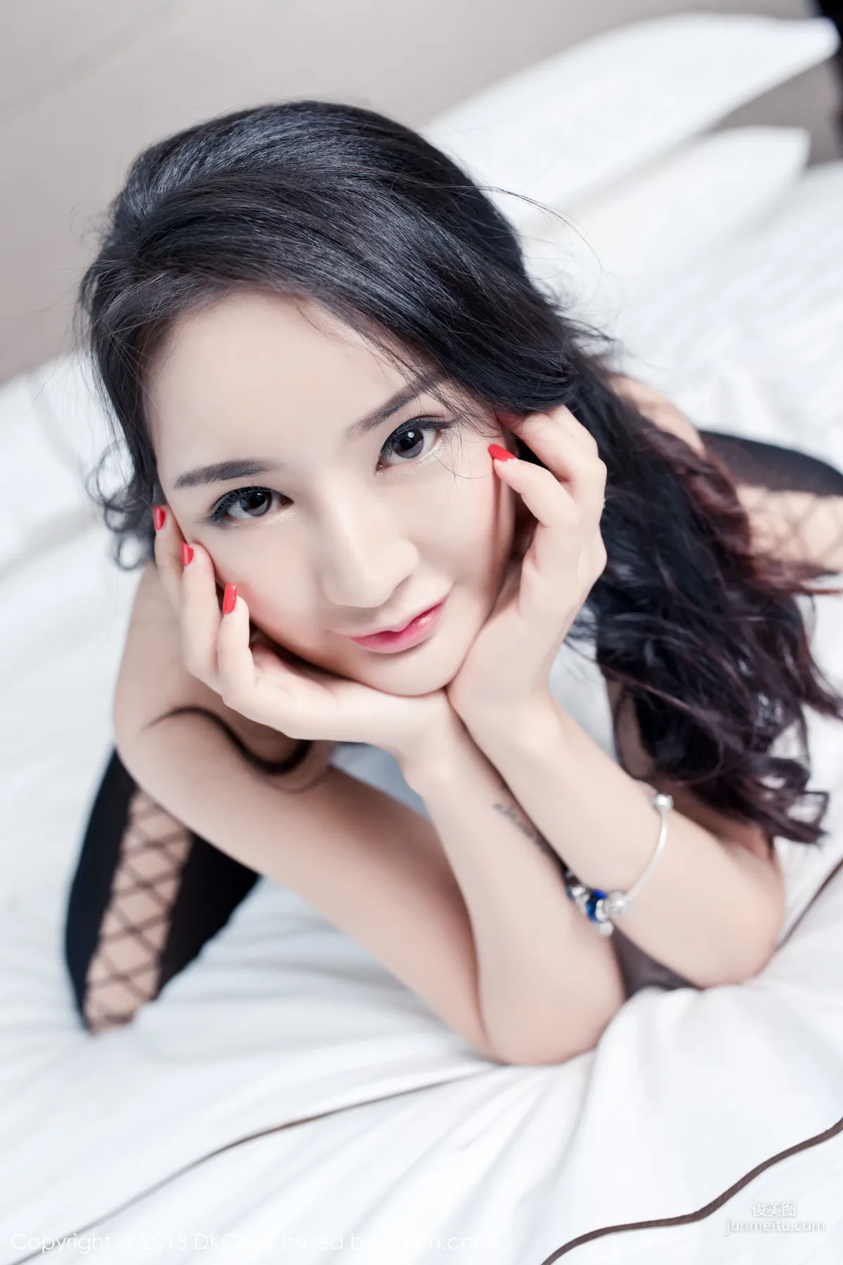 Mei Ge, Vacuum Interpretation of Beautiful Face, Beautiful Breasts, Beautiful Legs and Curves [DKGirl] Vol.056 Photo Set photo 13