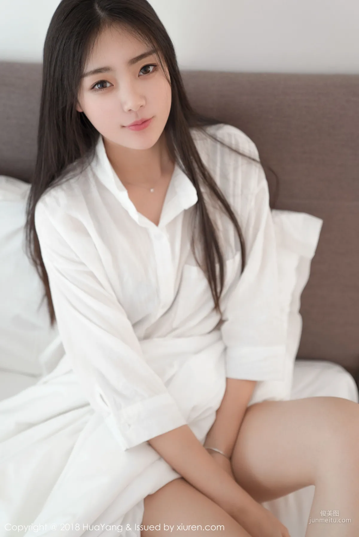 可樂Vicky《毛衣+白襯衫》 [花漾HuaYang] Vol.027 寫真集 21
