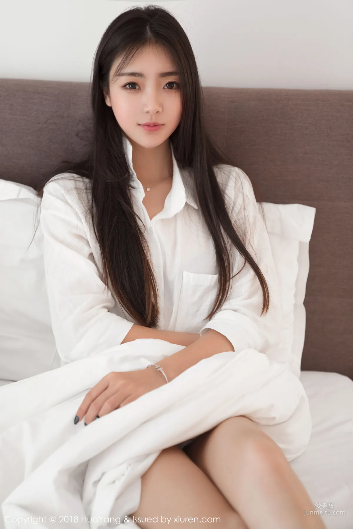 可樂Vicky《毛衣+白襯衫》 [花漾HuaYang] Vol.027 寫真集 17