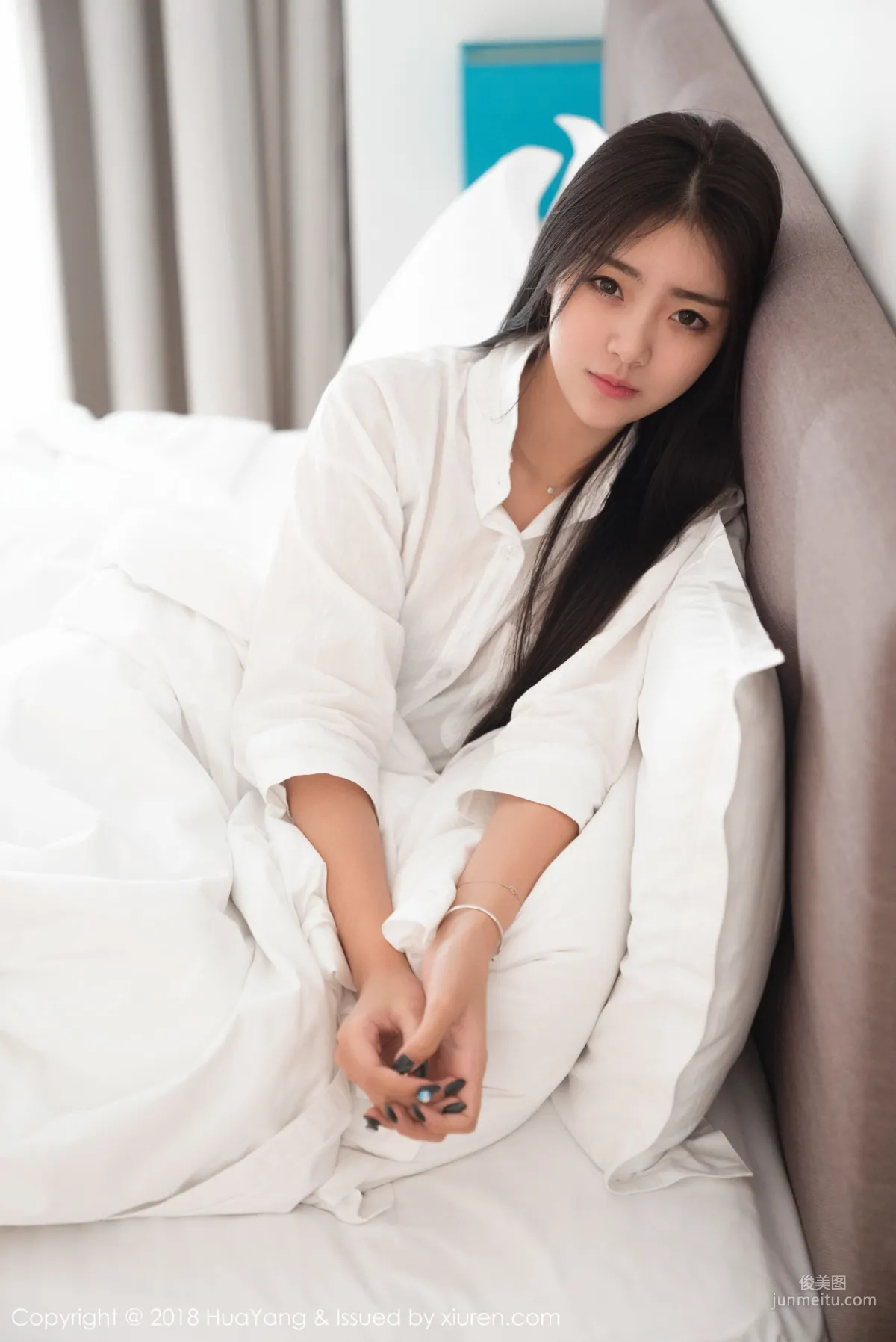 可樂Vicky《毛衣+白襯衫》 [花漾HuaYang] Vol.027 寫真集 14
