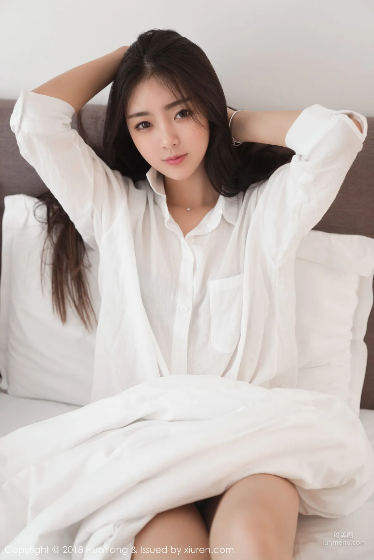 可樂Vicky《毛衣+白襯衫》 [花漾HuaYang] Vol.027 寫真集 18