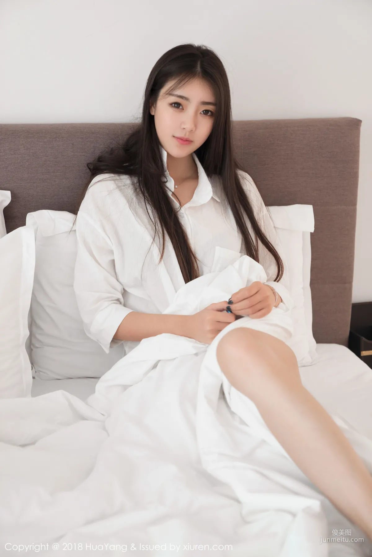 可樂Vicky《毛衣+白襯衫》 [花漾HuaYang] Vol.027 寫真集 16