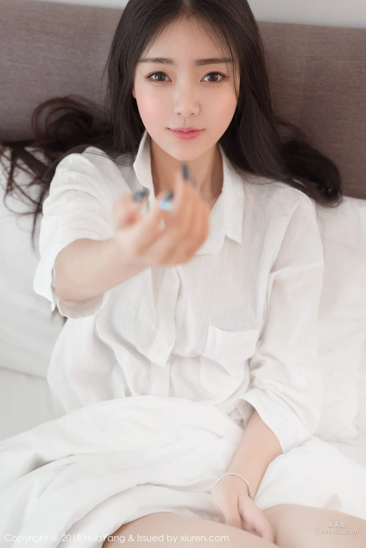 可樂Vicky《毛衣+白襯衫》 [花漾HuaYang] Vol.027 寫真集 20