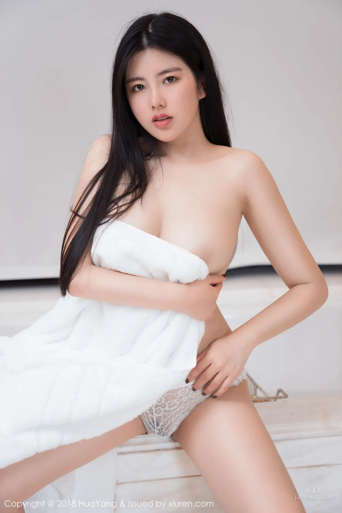 Na Lu Selena, Bath Towel + Dress + High-Cut [HuaYang] Vol.024 Photo Set photo 14