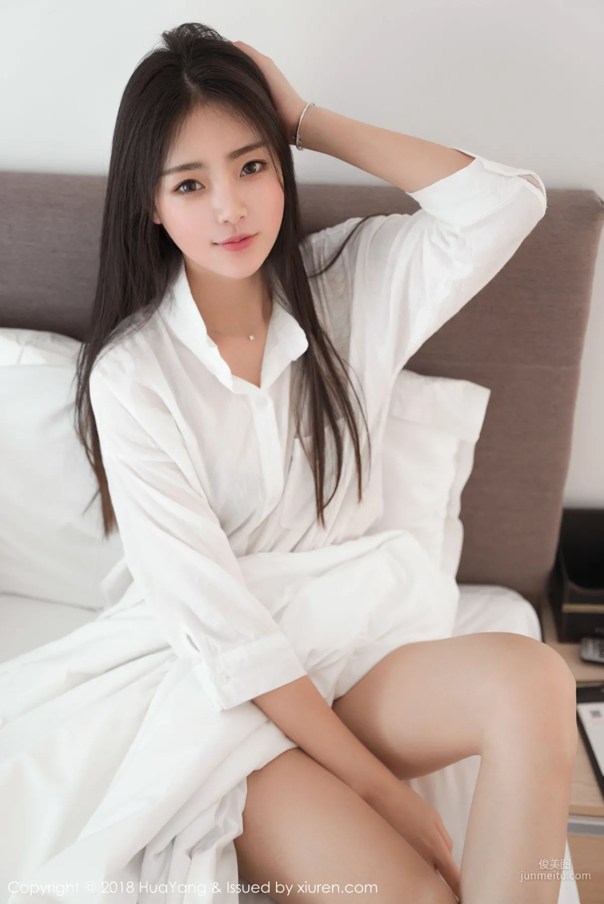 可樂Vicky《毛衣+白襯衫》 [花漾HuaYang] Vol.027 寫真集 23
