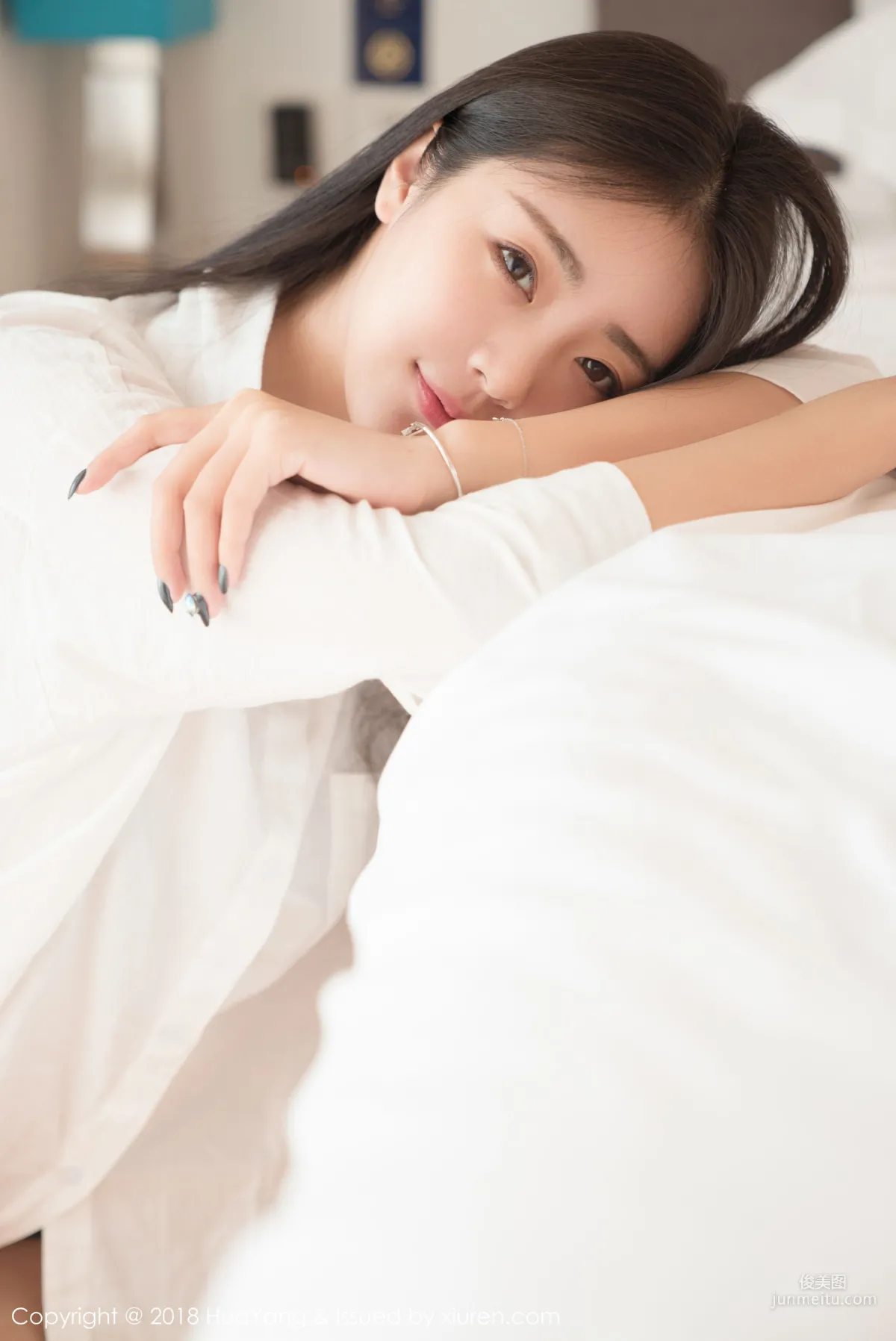 可樂Vicky《毛衣+白襯衫》 [花漾HuaYang] Vol.027 寫真集 26