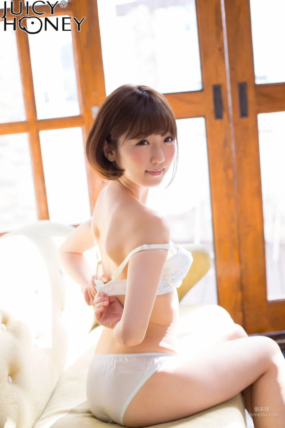 [Juicy Honey] トレカ連動寫真集 佐倉絆《THE.DELUXE.2017》 寫真集 32
