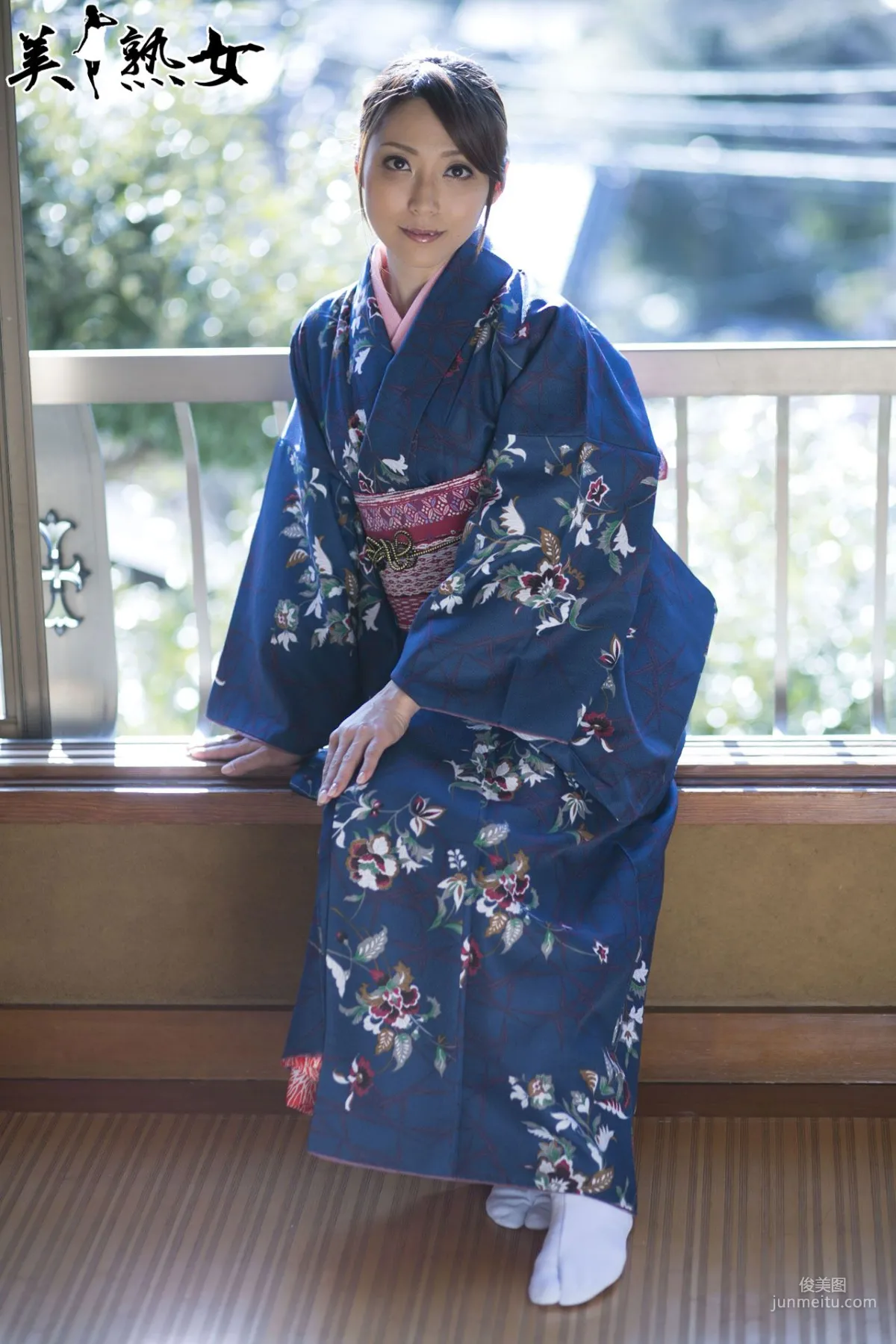 [X-City] [JUKUJO] Mature Woman Shiraki Yuuko Photo Set photo 2