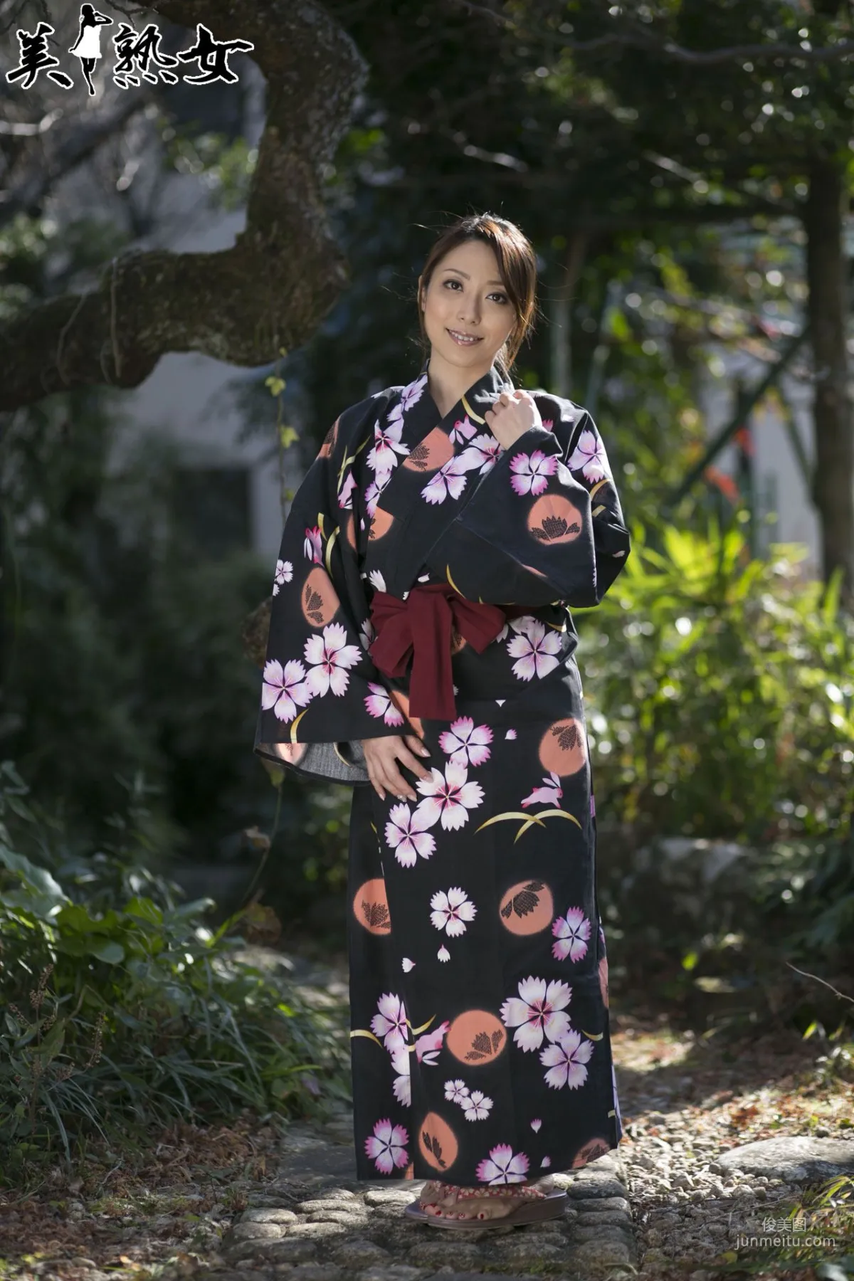 [X-City] [JUKUJO] Mature Woman Shiraki Yuuko Photo Set photo 11
