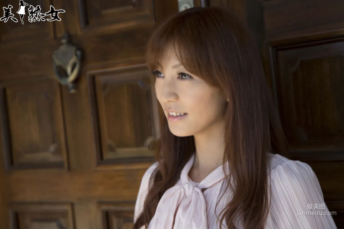 [X-City] Mature Woman Gravure "JUKUJO" Ryo Hitomi Photo Set photo 3