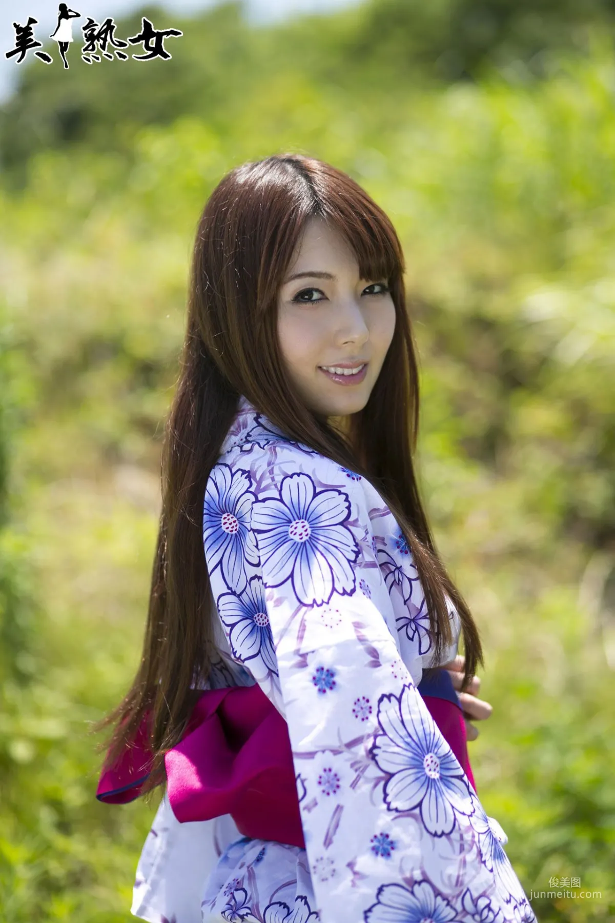 Yui Hatano: X-City photo 2