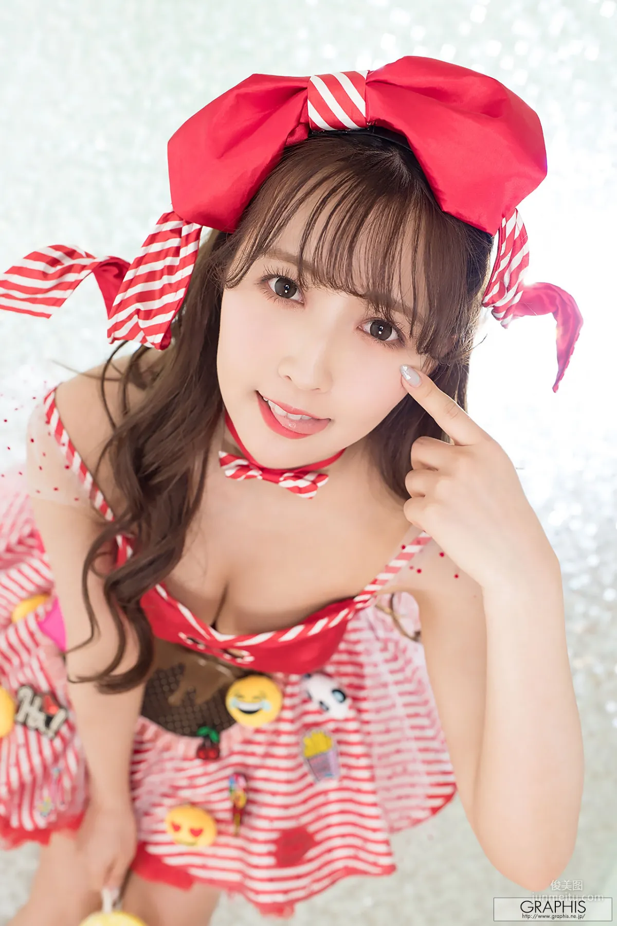 三上悠亜《Valentine Special 2018》[Graphis] LIMITED EDITION 寫真集 10