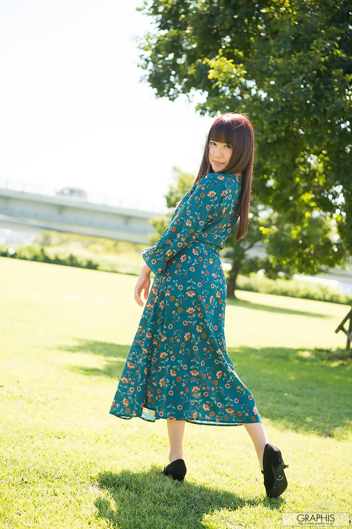 初美りん/初美鈴《Look at me!》 [Graphis] Gals 寫真集 2