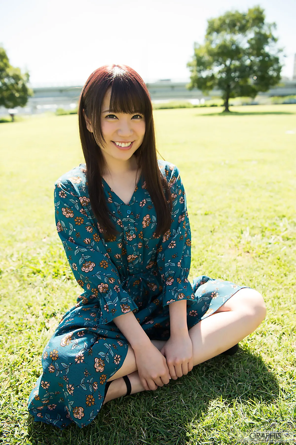 初美りん/初美鈴《Look at me!》 [Graphis] Gals 寫真集 4