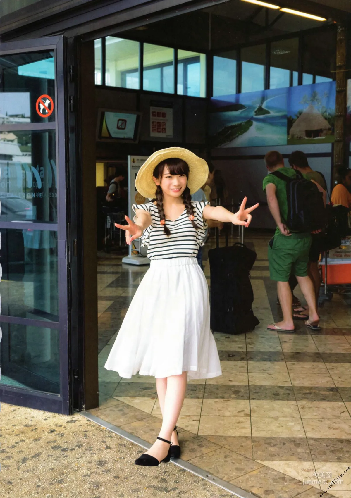 Manatsu Akimoto 1st, Midsummer Pressure Pattern [Photo Books] Photo Set photo 143