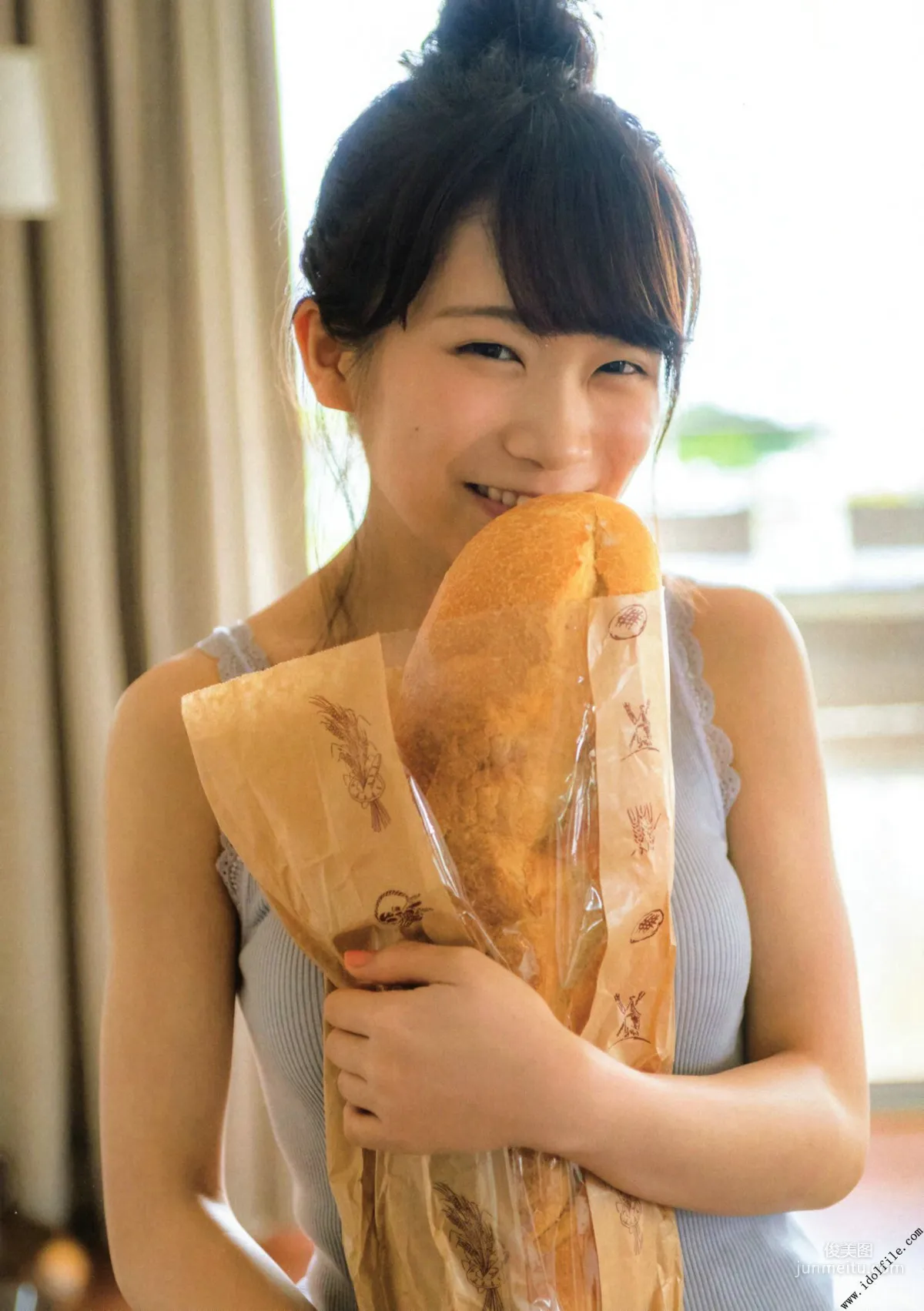 Manatsu Akimoto 1st, Midsummer Pressure Pattern [Photo Books] Photo Set photo 72