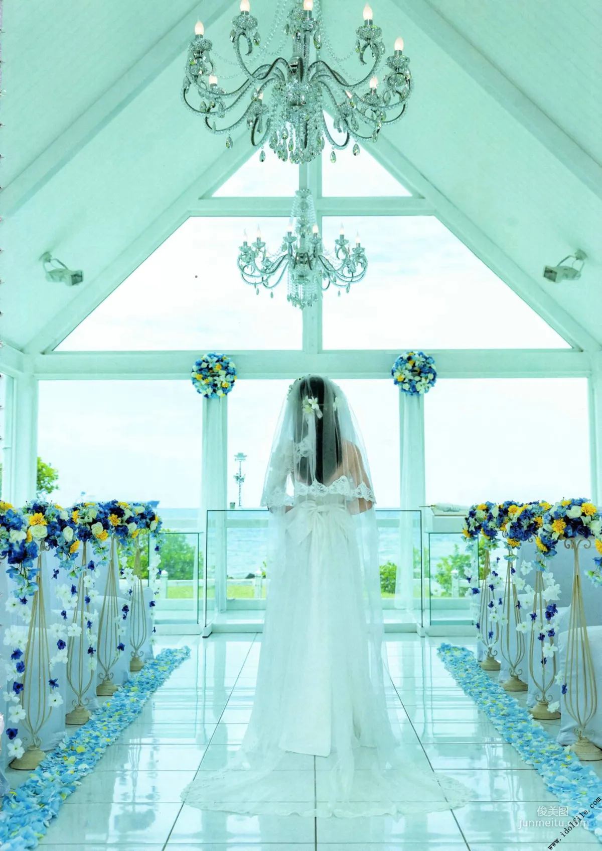Manatsu Akimoto 1st, Midsummer Pressure Pattern [Photo Books] Photo Set photo 44