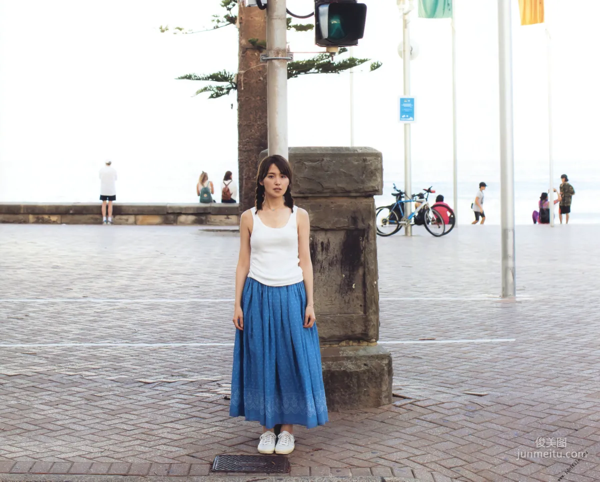 衛藤美彩《話を聞こうか。》 [PhotoBook] 写真集3