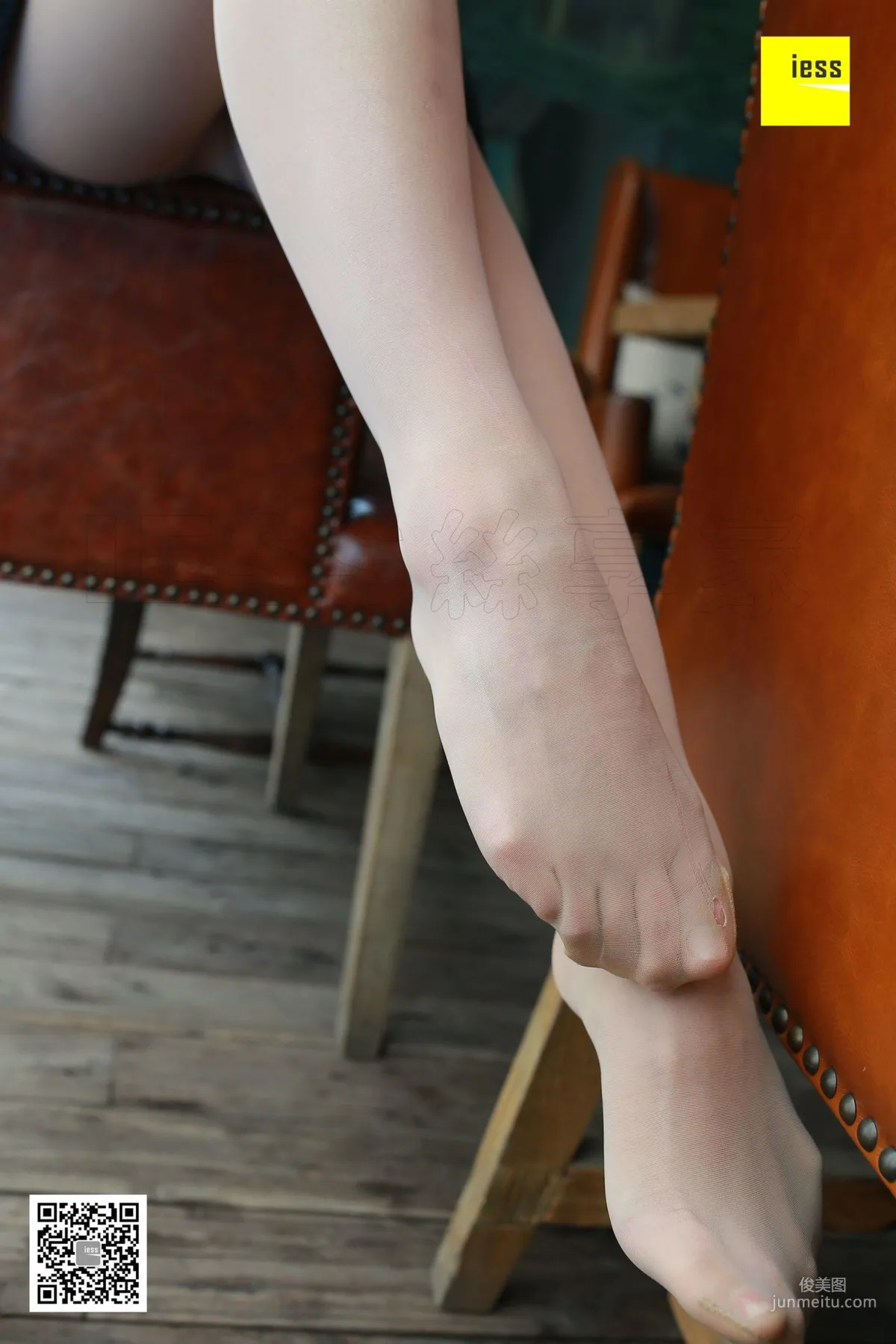 Qiuqiu, Black Sweater and Sheer Stockings [IESS] Silk Enjoyer 165 Photo Set photo 29